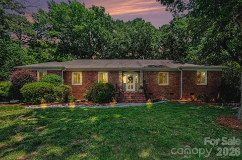 6641 Brookmeade Dr, Charlotte, NC 28226