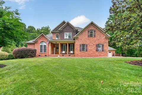 4618 Water Oak Dr, Lake Wylie, SC 29710