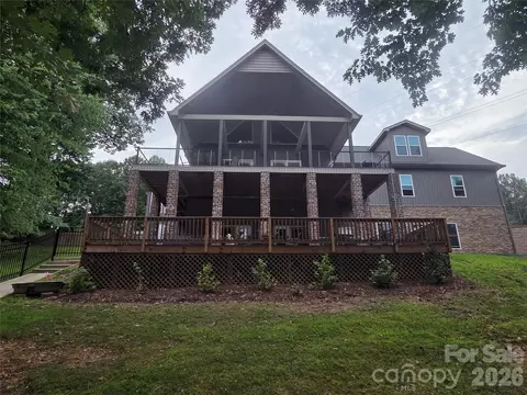 393 Stillwater Rd, Troutman, NC 28166