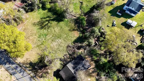 33 Pinecrest Ave, Great Falls, SC 29055
