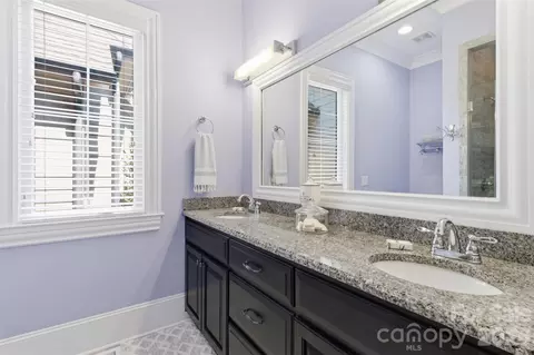 Bath - 425 Bridlepath Trl, Davidson, NC 28036 photo 5 of 8