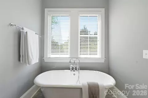 Bath - 425 Bridlepath Trl, Davidson, NC 28036 photo 2 of 8
