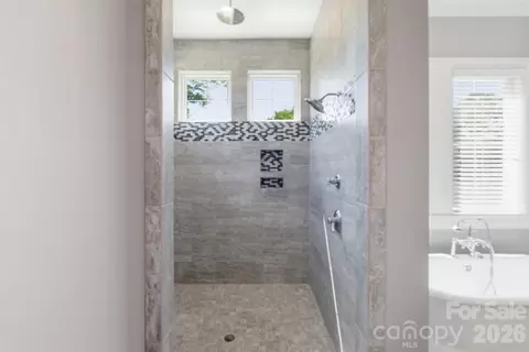 Bath - 425 Bridlepath Trl, Davidson, NC 28036 photo 3 of 8