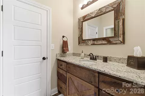 Bath - 425 Bridlepath Trl, Davidson, NC 28036 photo 7 of 8
