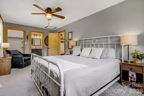 Bedroom - 694 Boulder Rd, Marshall, NC 28753 photo 8 of 14