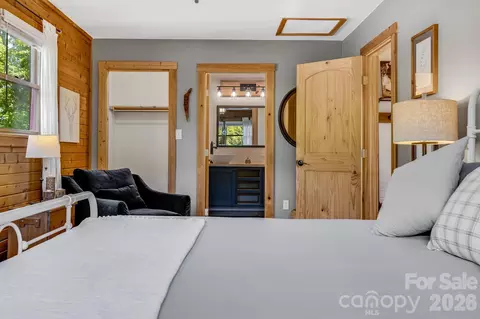 Bedroom - 694 Boulder Rd, Marshall, NC 28753 photo 9 of 14