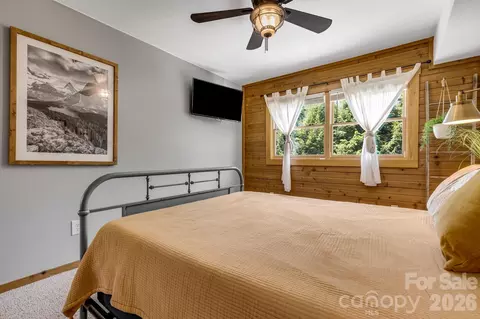 Bedroom - 694 Boulder Rd, Marshall, NC 28753 photo 2 of 14