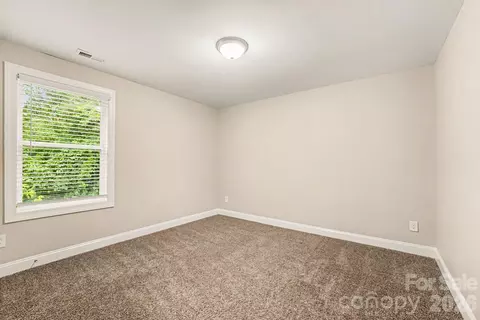 Bedroom - 1468 Mayfair Dr, Conover, NC 28613 photo 3 of 3