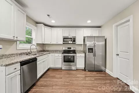 Kitchen - 1468 Mayfair Dr, Conover, NC 28613 photo 1 of 1