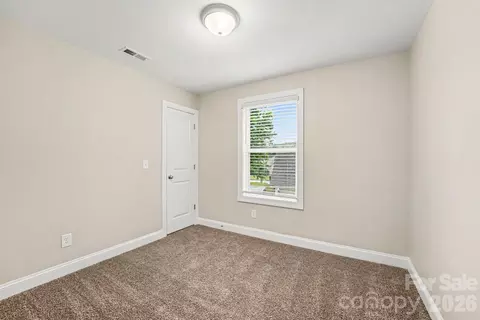 Bedroom - 1468 Mayfair Dr, Conover, NC 28613 photo 1 of 3