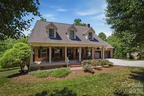 204 Constitution Dr, Morganton, NC 28655