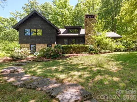 212 SE Shore Dr, Lake Toxaway, NC 28747