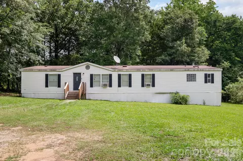 1046 Mckinney Ln, Lancaster, SC 29720