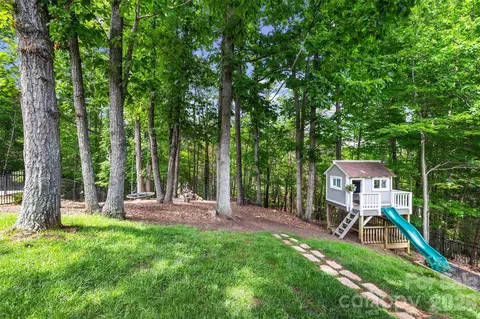 Exterior - 780 Fairway Point Dr, Tega Cay, SC 29708 photo 6 of 7