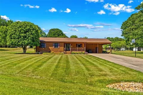 158 Bonnie Ln, Statesville, NC 28625