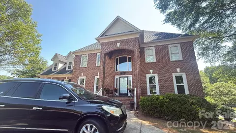 232 40th Avenue Nw Dr NW, Hickory, NC 28601
