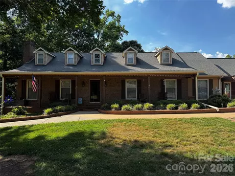 204 Old Stagecoach Rd, Lawndale, NC 28090