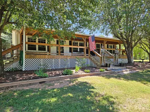 3520 Pea Ridge Rd, Morganton, NC 28655