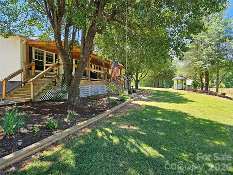 3520 Pea Ridge Rd, Morganton, NC 28655