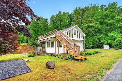227 Locust Cove Rd, Marion, NC 28752