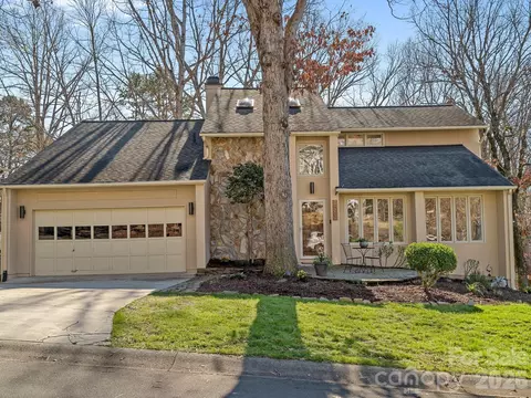 7057 Mariners Ct, Tega Cay, SC 29708