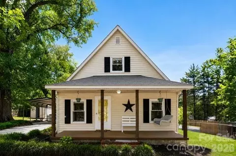 602 E Lee Ave, Bessemer City, NC 28016
