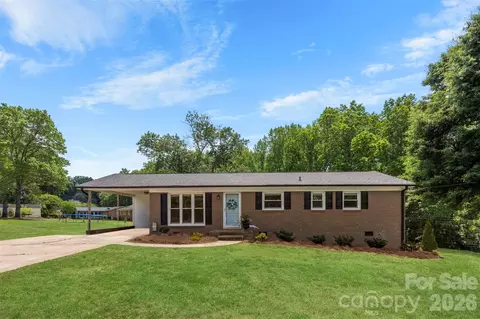 2109 Hollandale Dr, Gastonia, NC 28054