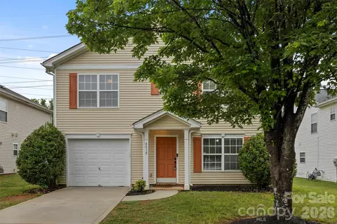 6618 Wicked Oak Ln, Charlotte, NC 28216