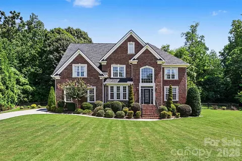 2858 Scarborough Ct, Gastonia, NC 28054