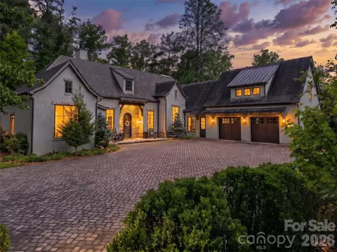 11 Beadle Ln, Asheville, NC 28803