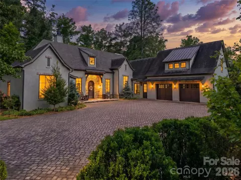 11 Beadle Ln, Asheville, NC 28803