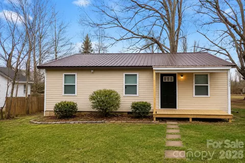1711 Younger Ave, Statesville, NC 28677