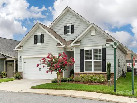 743 Summerfield Pl, Flat Rock, NC 28731