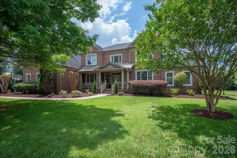 201 Kindling Wood Ln, Waxhaw, NC 28173