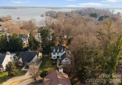 153 Ashford Hollow Ln, Mooresville, NC 28117