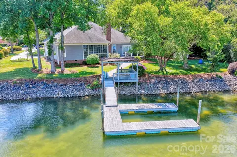 165 Prestwood Ln, Mooresville, NC 28117