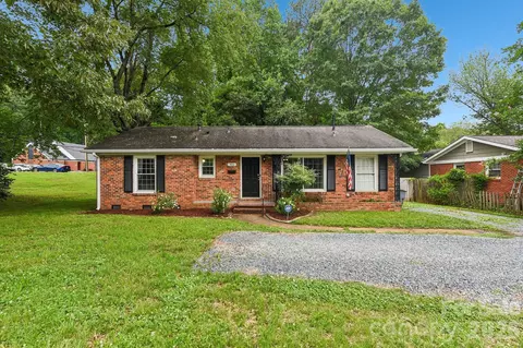 933 Clanton Rd, Charlotte, NC 28217
