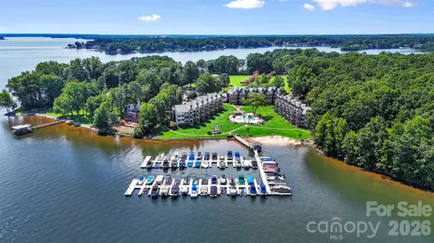 2121 Regatta 303 Ln #303, Denver, NC 28037