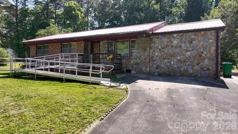905 S 10th St, Bessemer City, NC 28016