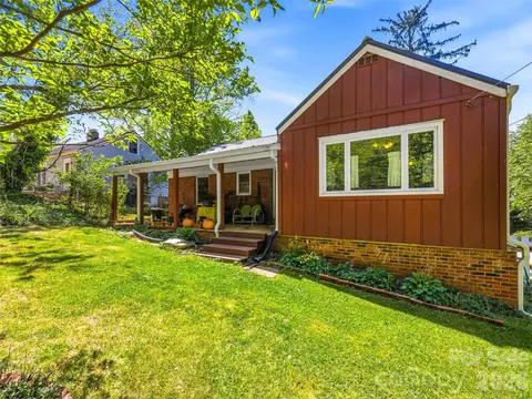 28 Canterbury Rd, Asheville, NC 28805