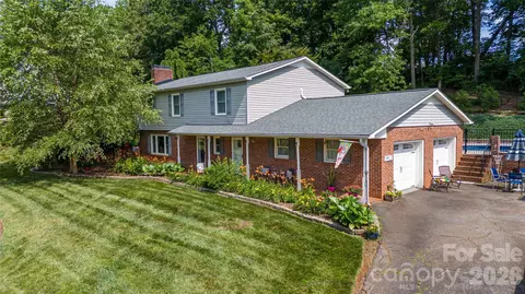 2959 Ramblewoods Dr, Valdese, NC 28690