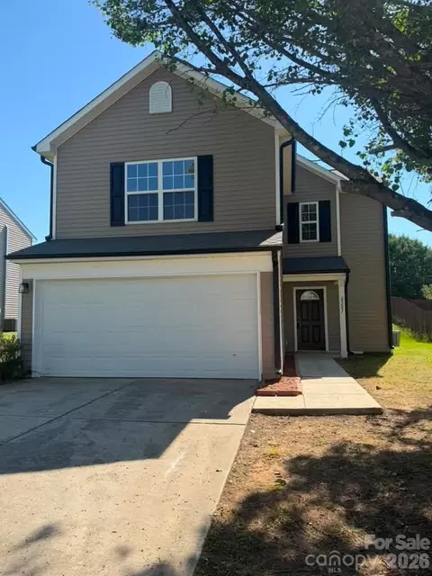 8207 Belmont Stables Dr, Charlotte, NC 28216