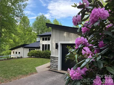 1452 Country Club S Dr S, Cullowhee, NC 28723