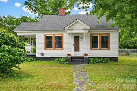734 Tanglewood Dr, Salisbury, NC 28144