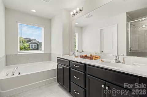 Bath - 1705 Bailey Ridge Dr, York, SC 29745 photo 3 of 3