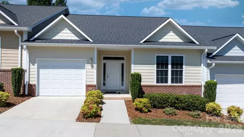 202 Ivy Ct, Morganton, NC 28655