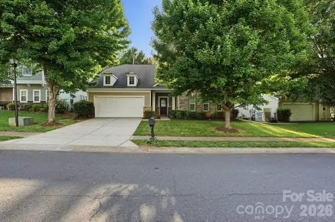 9527 Seamill Rd, Charlotte, NC 28278