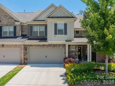 1038 Crest Oak Ln, Fort Mill, SC 29707