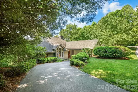 147 Club Colony Ln, Lake Toxaway, NC 28747