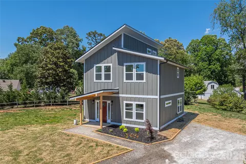 32 Oak Hill Rd, Candler, NC 28715